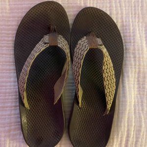 Chaco Flip Flops (Read Description of info on size)